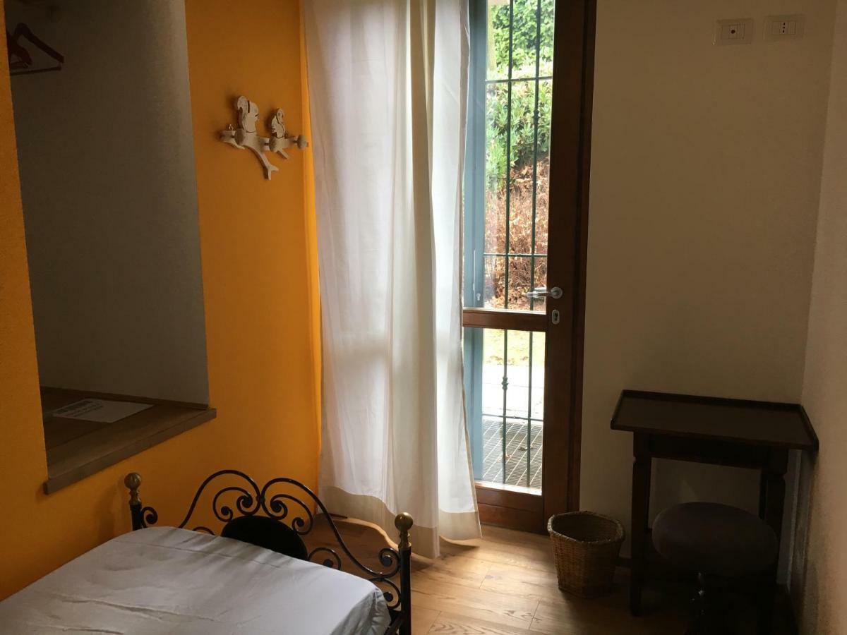 Elleboro Bed & Breakfast Carugo Екстериор снимка