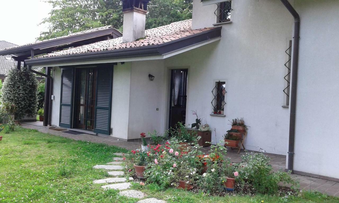 Elleboro Bed & Breakfast Carugo Екстериор снимка